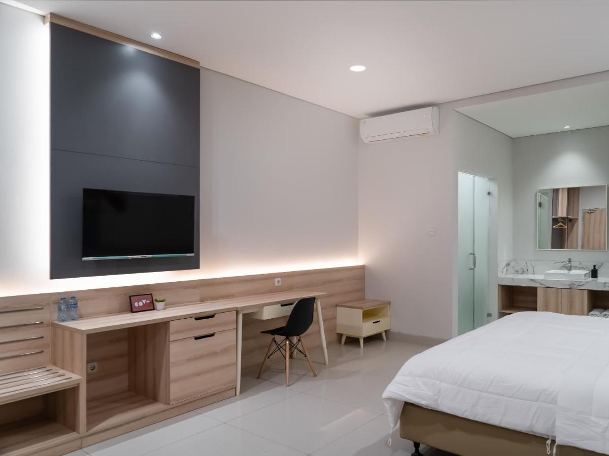 Standard King Room